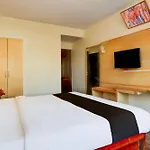 Super Townhouse Fateh Sagar Formerly Vatika Inn