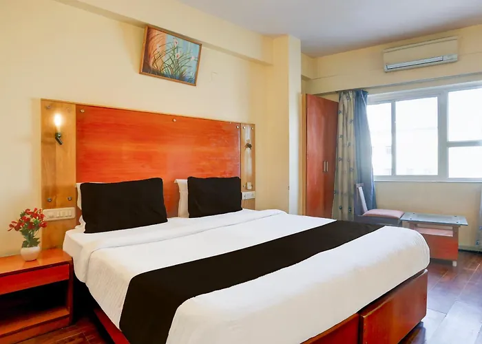 Super Townhouse Fateh Sagar Formerly Vatika Inn