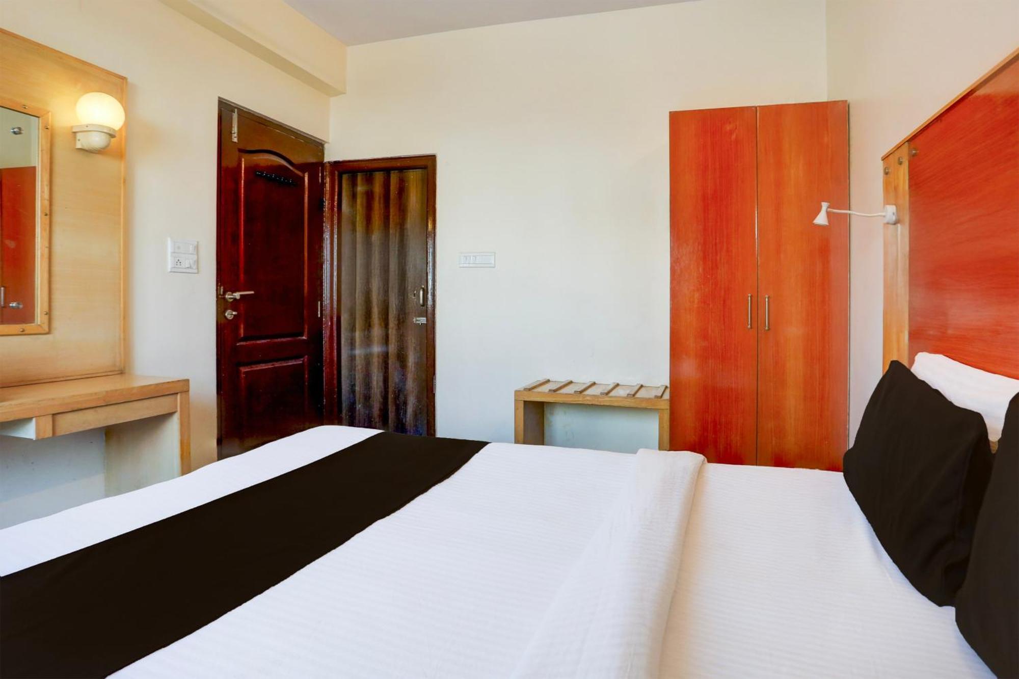 Super Townhouse Fateh Sagar Formerly Vatika 4*