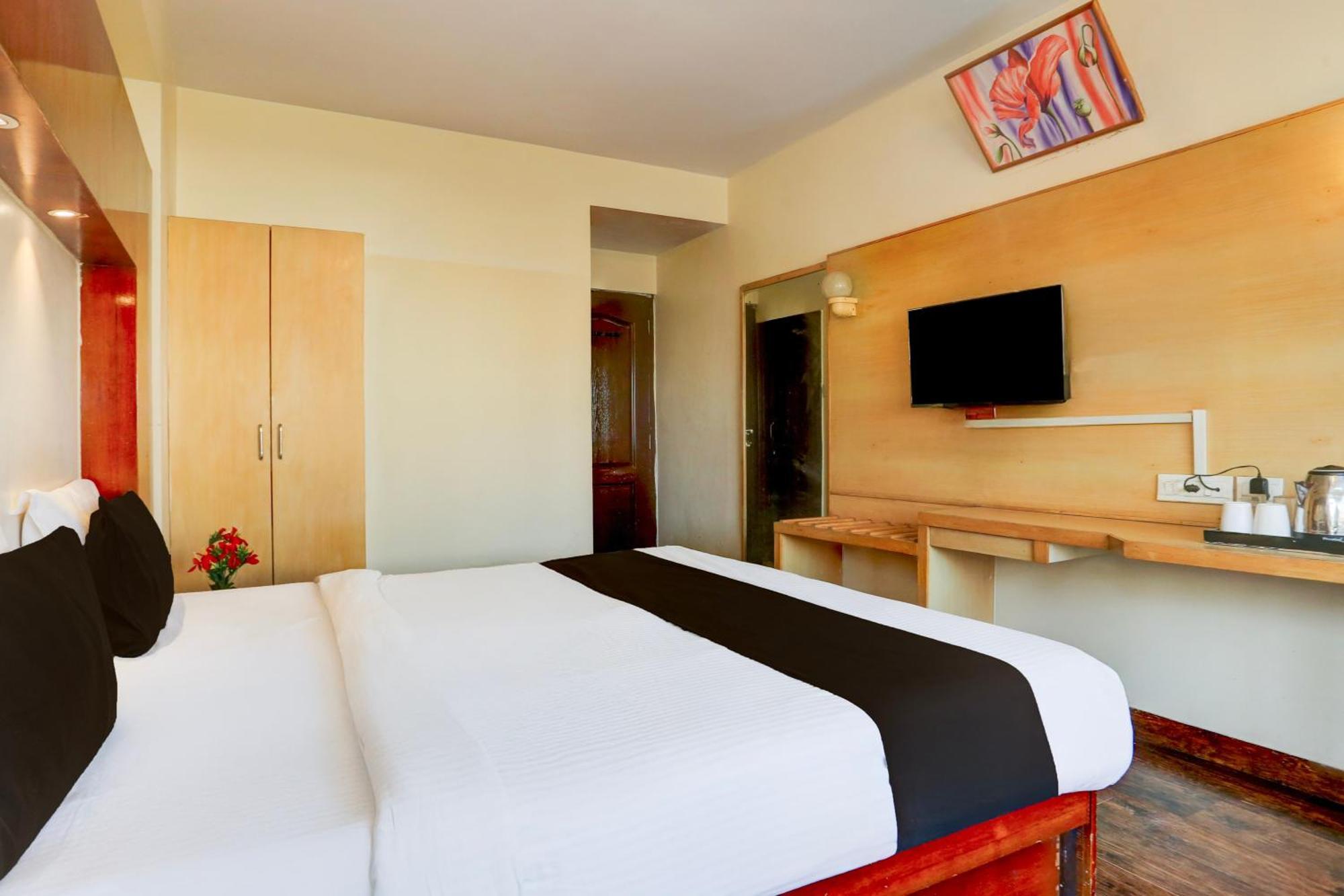 Super Townhouse Fateh Sagar Formerly Vatika Hotel