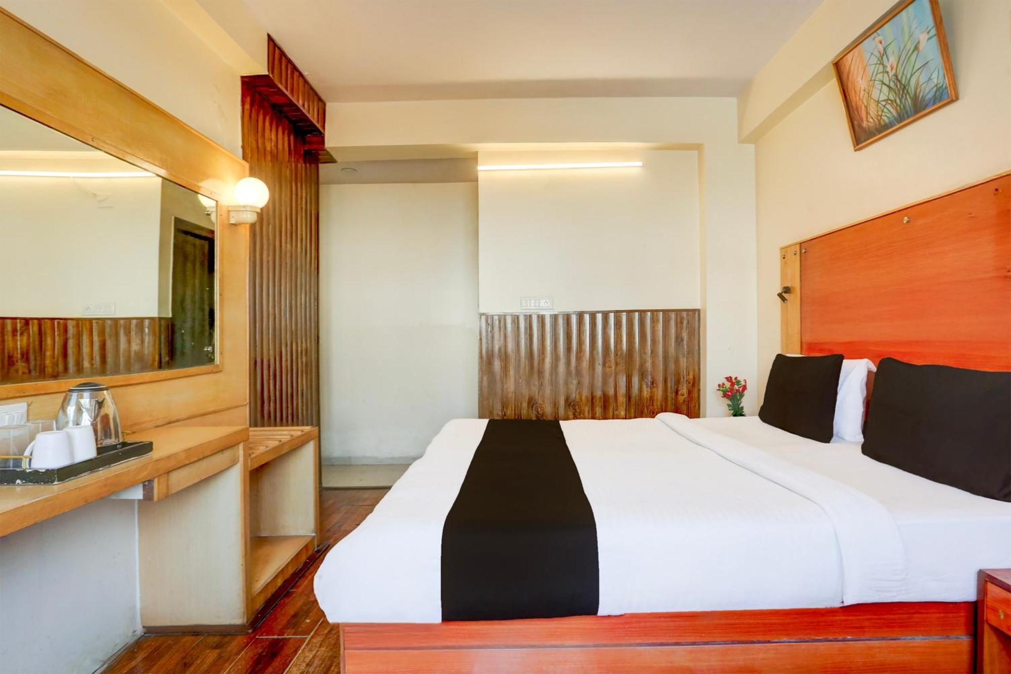 Hotel Super Townhouse Fateh Sagar Formerly Vatika Udaipur
