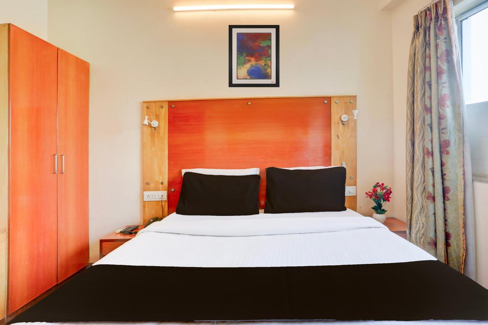 Super Townhouse Fateh Sagar Formerly Vatika Hotel 4*